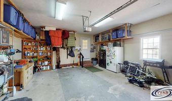 495 Shore Dr, Big Sandy, TN 38221