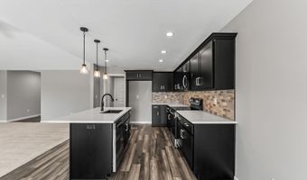 1700 Badger Ln, Auburn, IN 46706