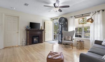 866 Washington St, Bay St. Louis, MS 39520