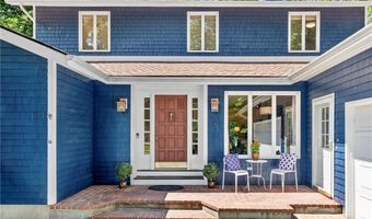 6 North Ln, Barrington, RI 02806