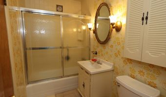 8075 Loop Rd, Alexandria, PA 16611