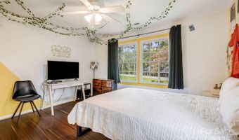 1 Glen Cove Rd, Arden, NC 28704