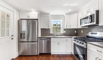 5 Taylor Ct, Cumberland, RI 02864