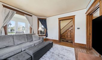 325 W 5th St, Auburn, IN 46706