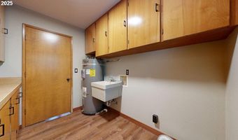 16945 PACIFIC VIEW Dr, Brookings, OR 97415