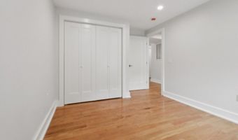 14 Redwood St, Bergenfield, NJ 07621