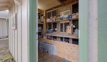 142 S QUADRANT St, Rockaway Beach, OR 97136