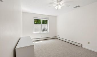 8 Cinnamon Ln, Narragansett, RI 02874