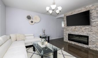 10202 Jubil Dr, Affton, MO 63123