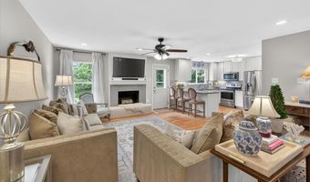 706 Clayworth Dr, Ballwin, MO 63011
