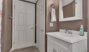 27 Fairway Dr, North Kingstown, RI 02852