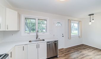 1417 N Wilke Rd, Arlington Heights, IL 60004