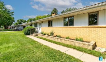 207 S 11th St, Beresford, SD 57004