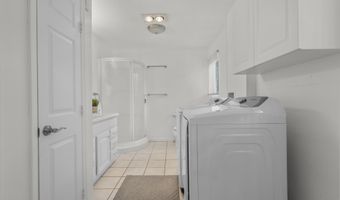 32 Glenview Dr 32, Cromwell, CT 06416