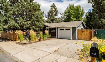 742 SE Sun Ln, Bend, OR 97702
