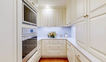 300 Boylston St 601, Boston, MA 02116