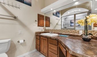 10863 La Vernia, Adkins, TX 78101