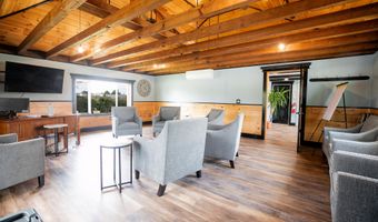 875 Hammond St, Bangor, ME 04401