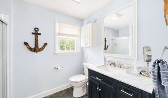 11 Autumn Ln, Attleboro, MA 02703
