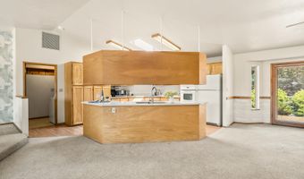 64502 McGrath Rd, Bend, OR 97701