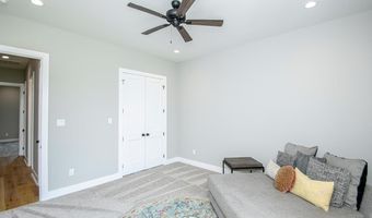 4917 Lake Vista Dr, Benton, AR 72019