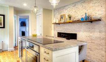 204 Spring St, Newport, RI 02840