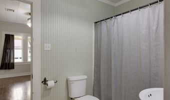 404 Loraine St, Abbeville, LA 70510