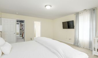 42 Chestnut St 11, Bethel, CT 06801