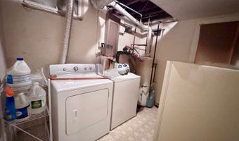 212 7th Ave NW, Bowman, ND 58623