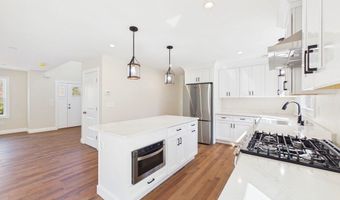 2 Bc Ln, Berkley, MA 02779