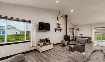 19 Star Haven Dr, Absarokee, MT 59001