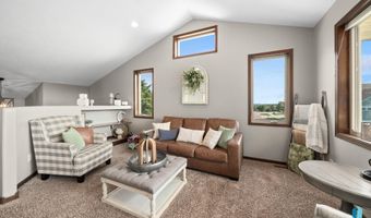 212 N Fairway Dr, Brandon, SD 57005