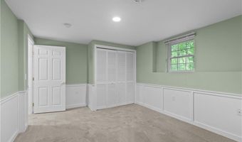 48 Fieldstone Ln, North Kingstown, RI 02874