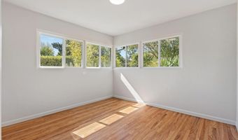 8530 Rockledge Rd, La Mesa, CA 91941