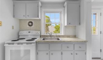 175 Kay St, Newport, RI 02840