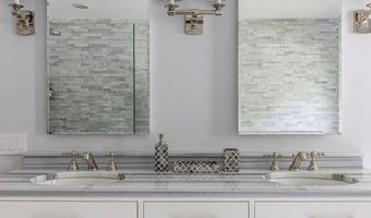 22 Phelan Ct, Amagansett, NY 11930