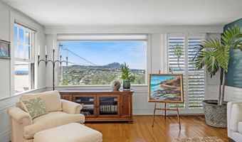 3746 Pukalani Pl, Honolulu, HI 96816