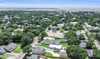 412 Main St, Bay St. Louis, MS 39520