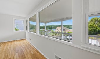 5 Lilac Ln, Brookfield, CT 06804