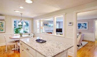 12 Harbour Ter, Cranston, RI 02905