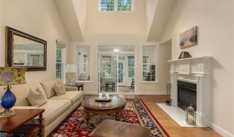 315 Old River Rd 6, Lincoln, RI 02838