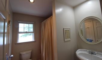 11 Tozier St, Belfast, ME 04915