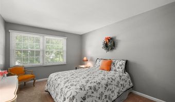 1858 Dougherty Estates Dr, Ballwin, MO 63021