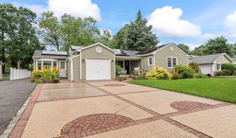 50 Towne St, Amityville, NY 11701