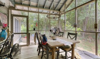 905 Daisy Ln, Athens, GA 30605