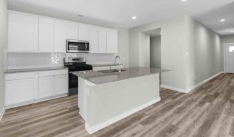 519 Robin St, Angleton, TX 77515