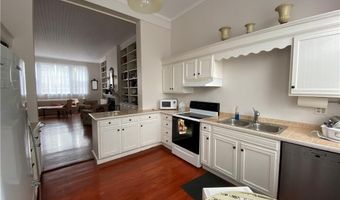 167 Coggeshall Ave A, Newport, RI 02840