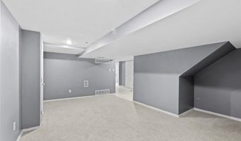 9557 Cantwell Dr, Affton, MO 63123
