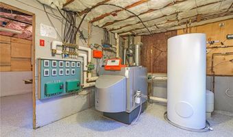 30 Bonnet View Dr, Jamestown, RI 02835