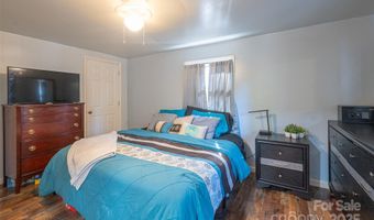 129 Lakeview Dr, Blacksburg, SC 29702